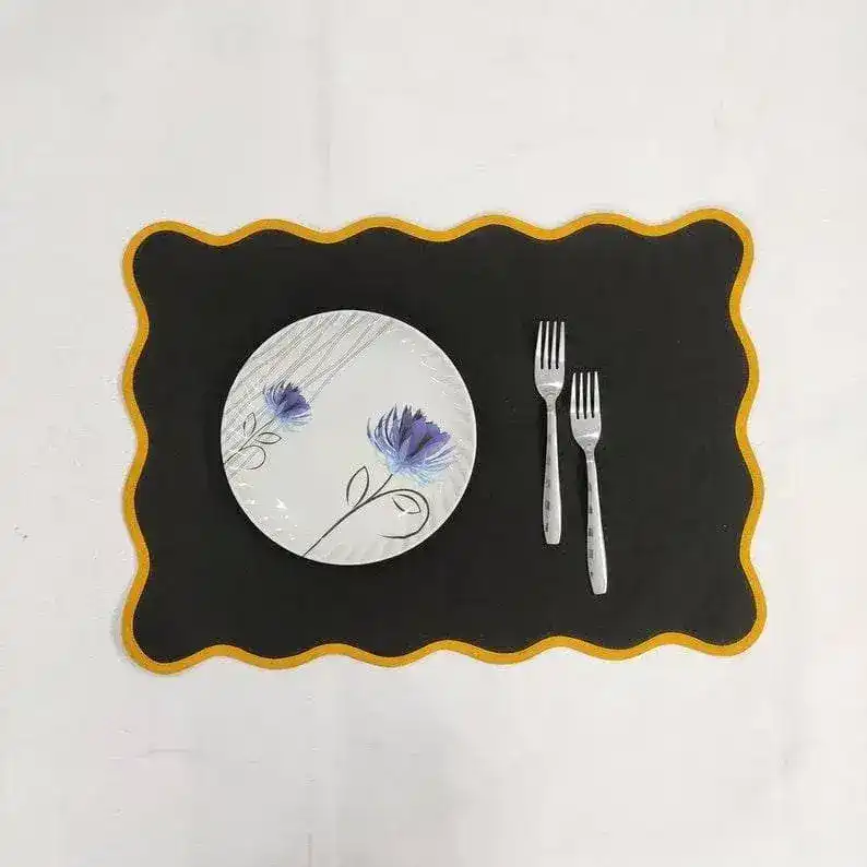 Black Classic Scallop Cotton Placemat Set of 4 - Image 3