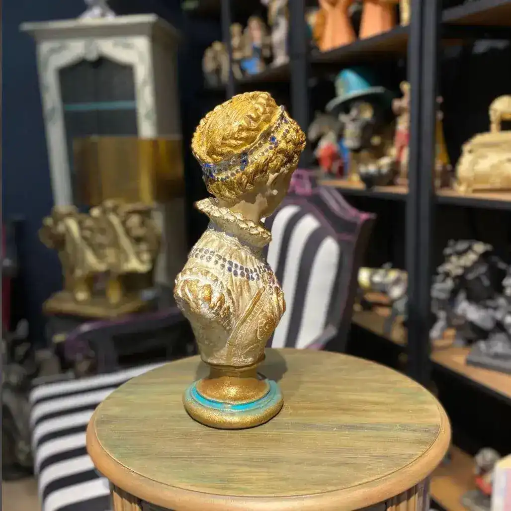 Colorful Queen of France Maria Antoniette Sculpture - Image 5