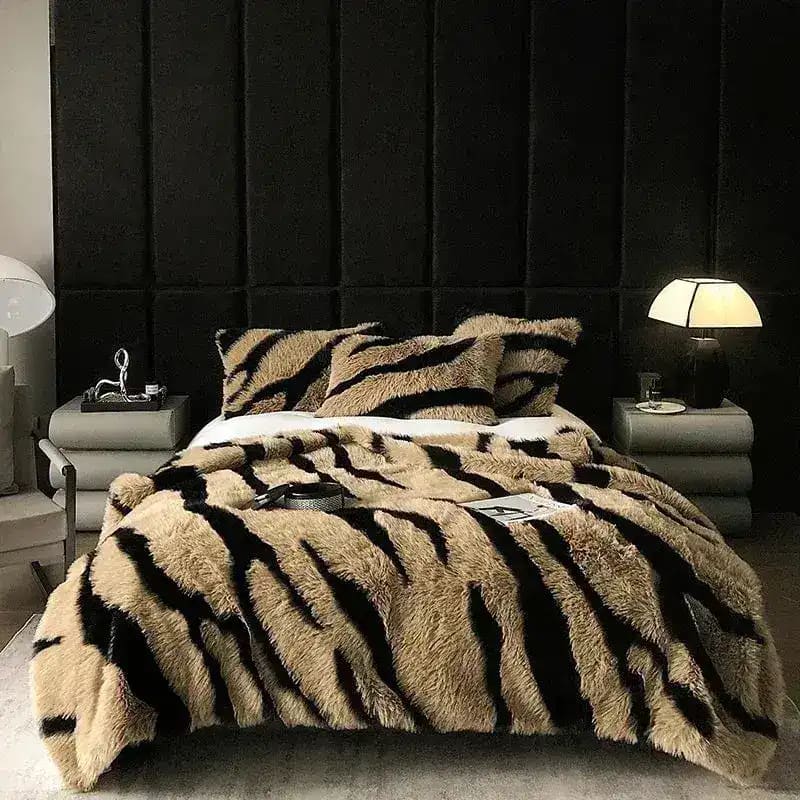 Faux Fox Fur Plush Weighted Blanket - Image 2
