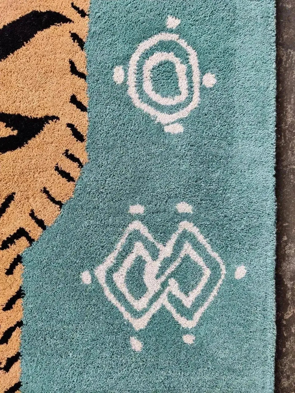 Green Oriental Tiger Hand Tufted Wool Rug - Image 4