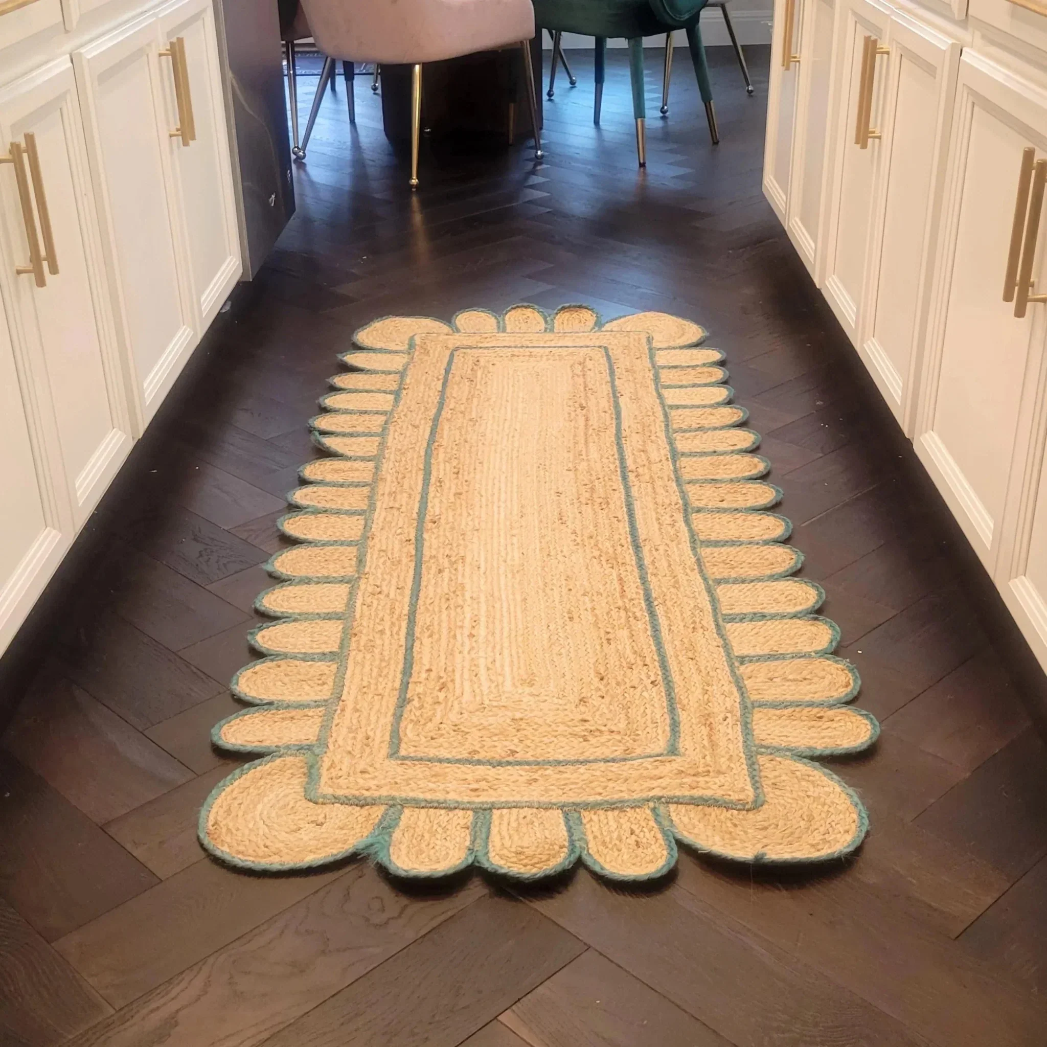 Handmade Green Scalloped Jute Rug - Image 3