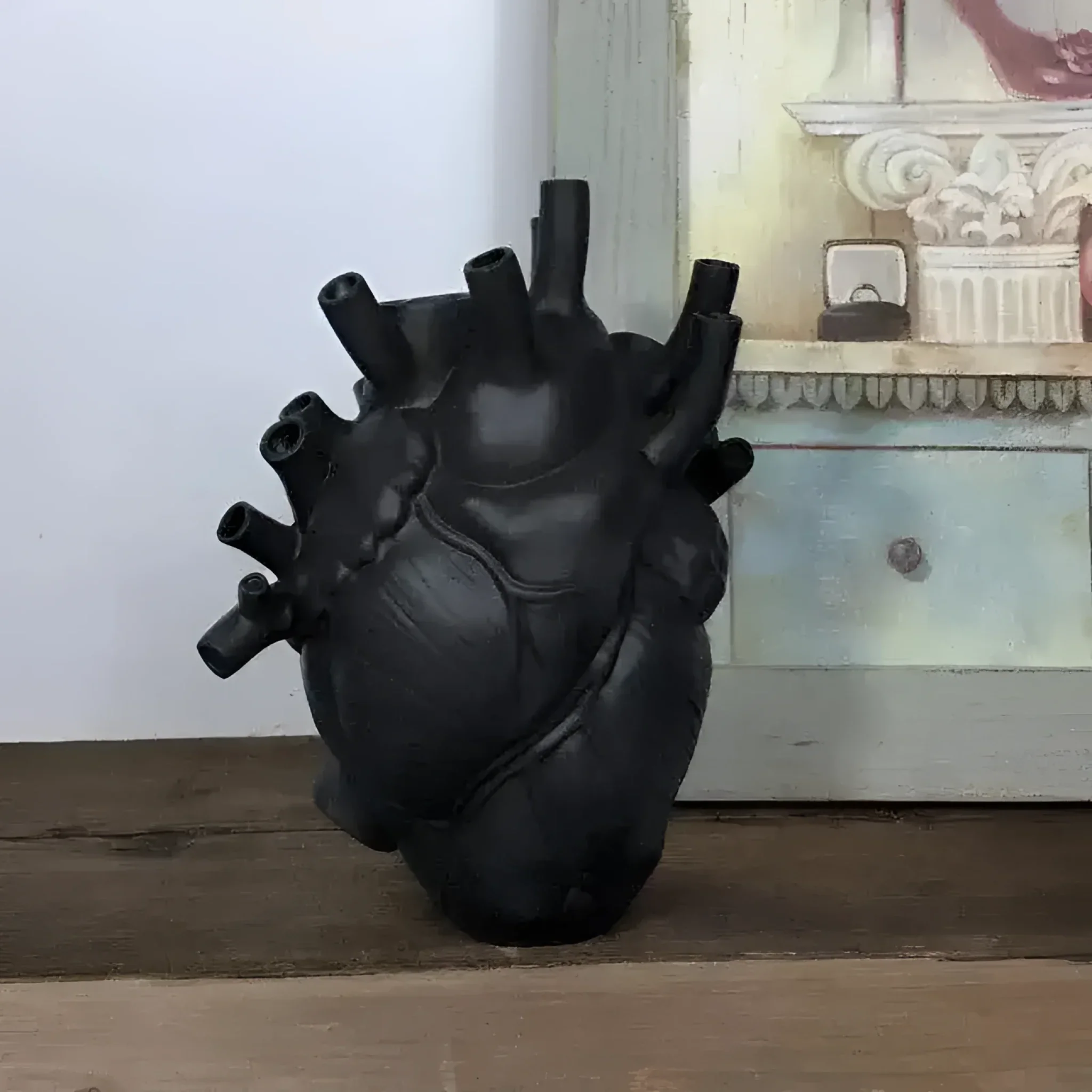 Heartbeat Heart-shaped Vase - Image 5