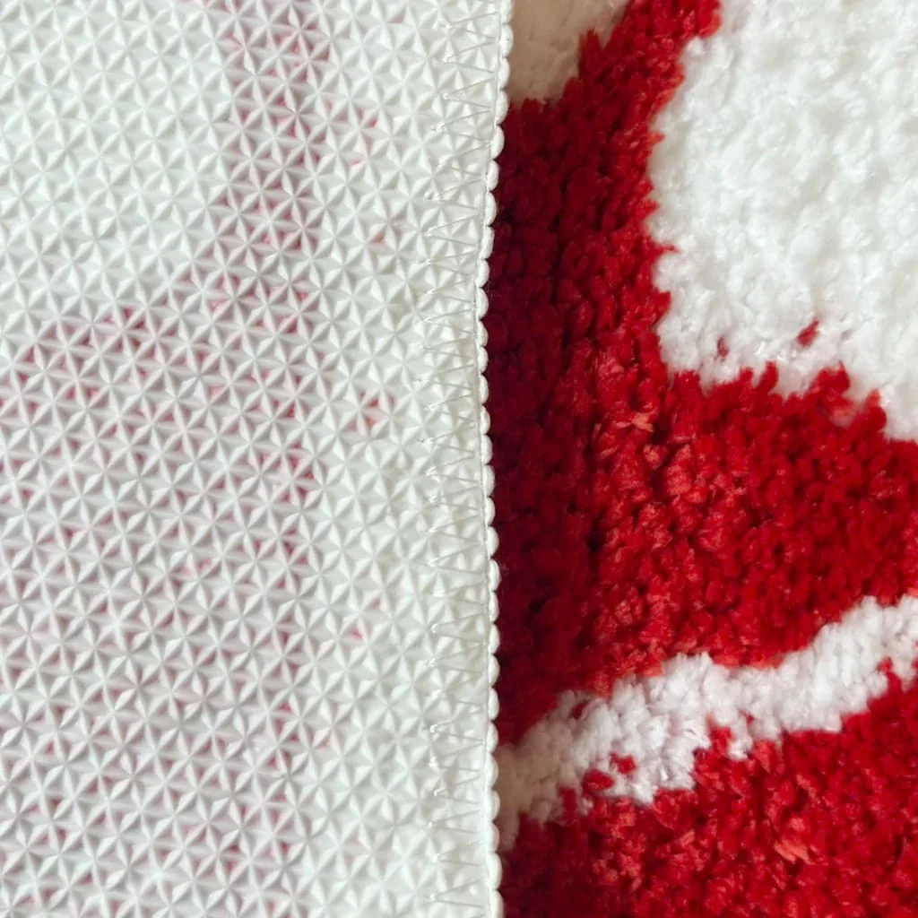 Irregular Red Dice Tufted Bath Mat - Image 8