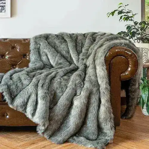 Luxury Faux Fur Blanket - Image 2