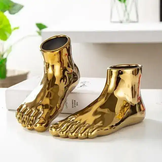 Maia Pair of 2 Foot-Shaped Planters - Image 4