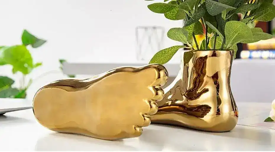 Maia Pair of 2 Foot-Shaped Planters - Image 5