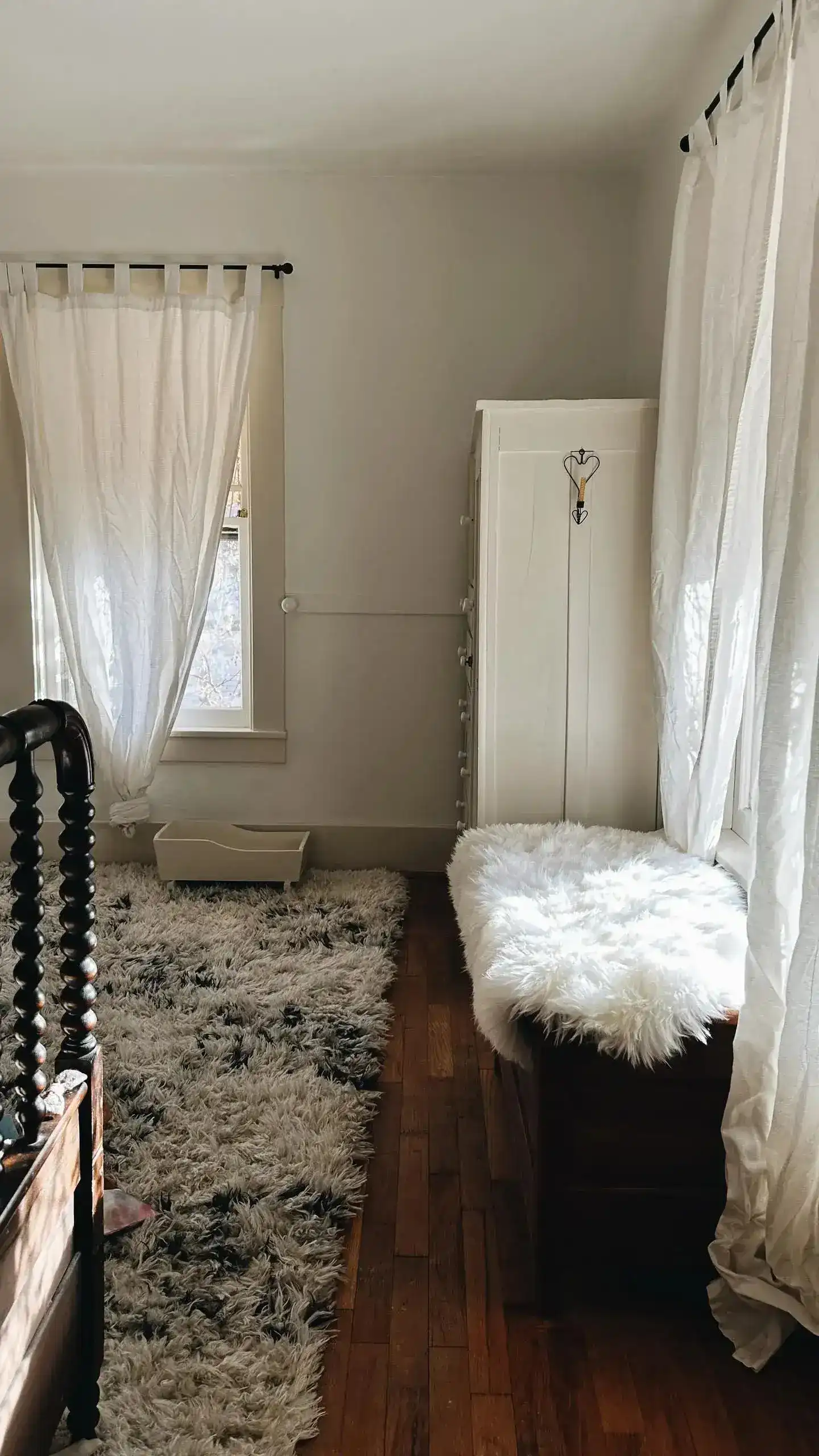 Premium New Zealand Sheepskin Pelt Rug - Image 3