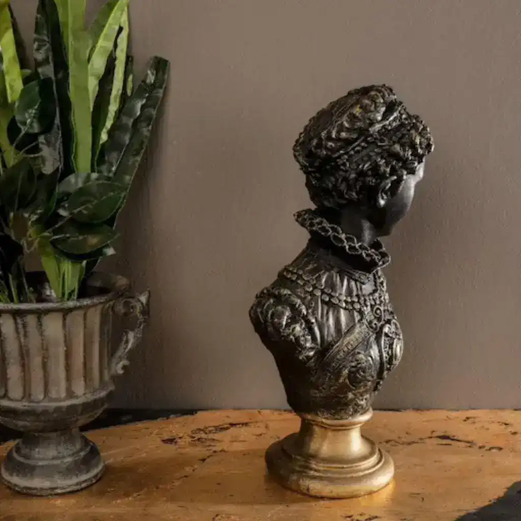Queen of France Maria Antoniette Statue - Image 3