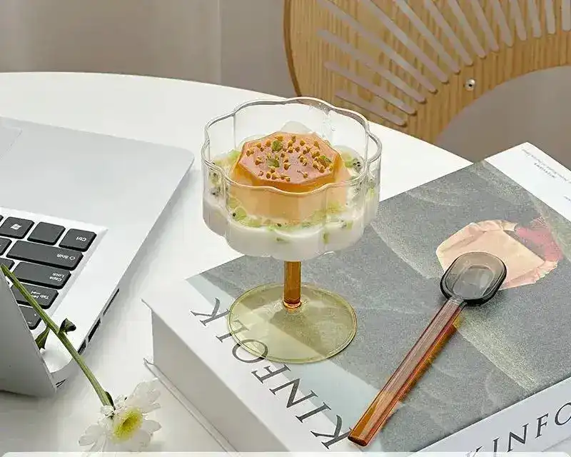 Retro Petal Goblet Wine Glass - Image 4