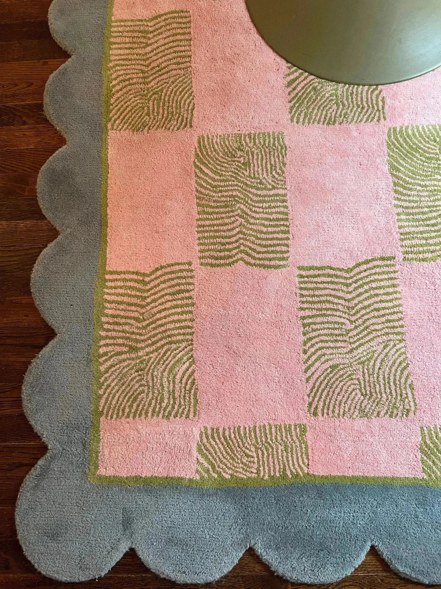 Scalloped Leaf Checker Pastel Hand Tufted Rug - Image 7