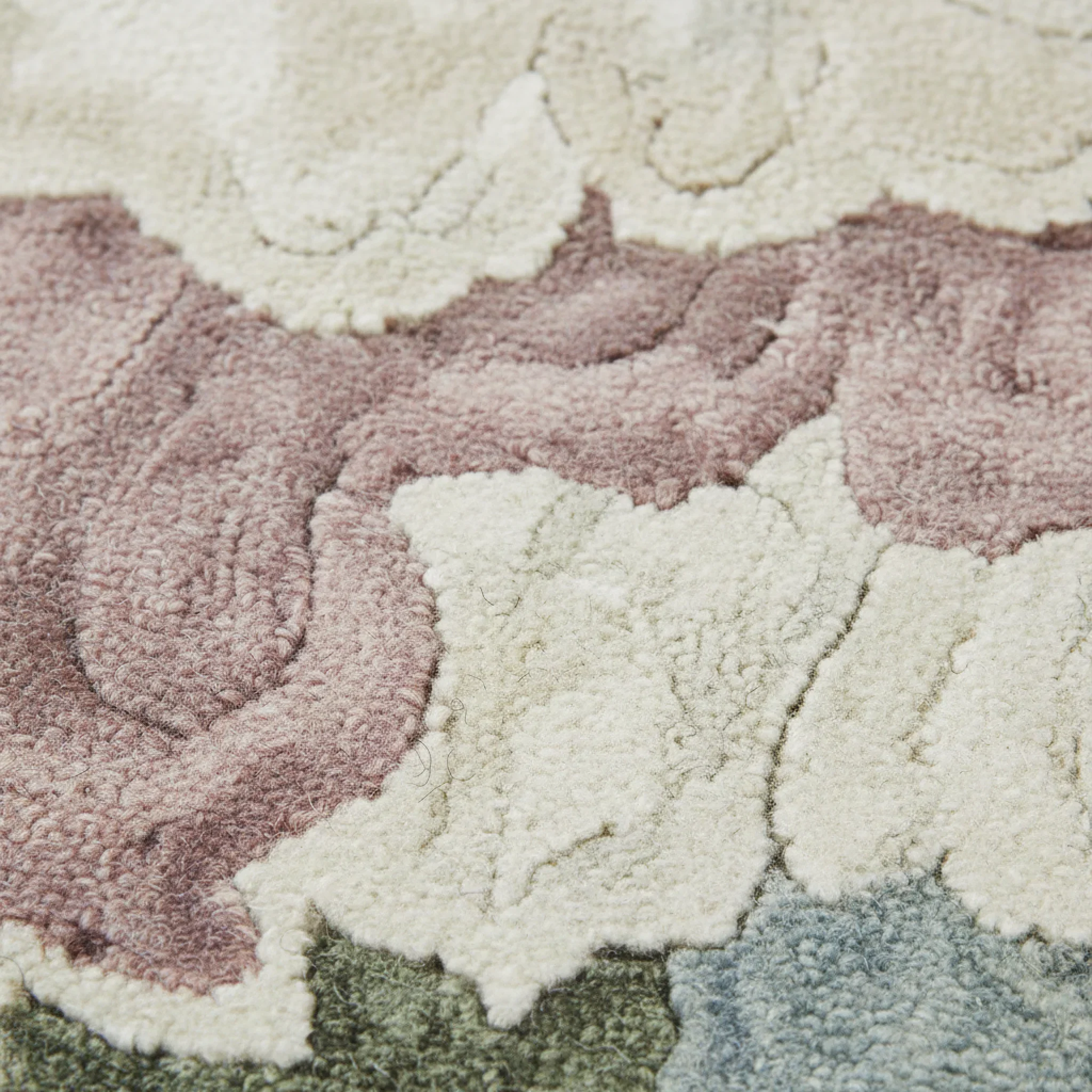 Soft Bloom Rhapsody Hand Tufted Rug - Image 3