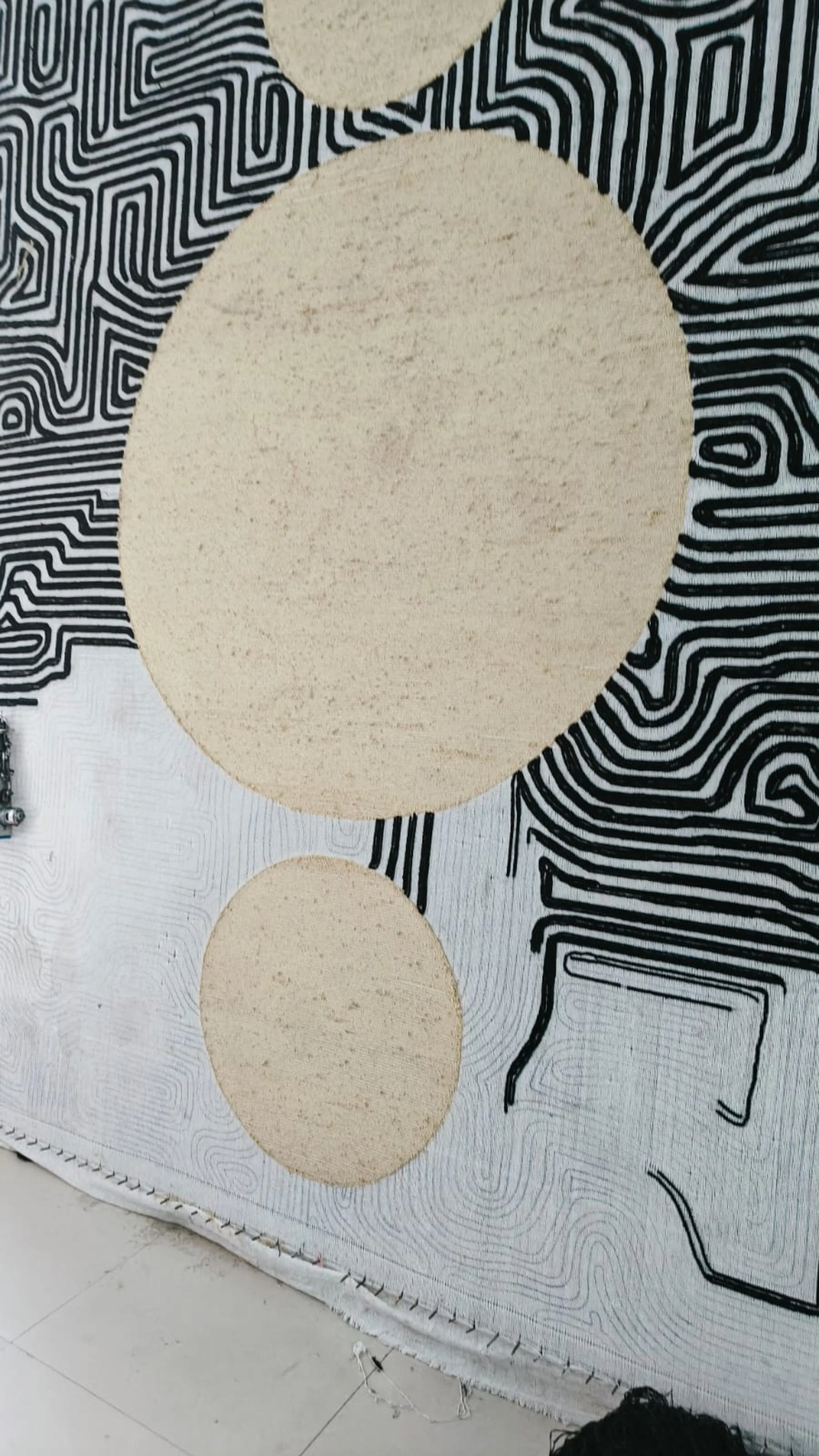 Three Golden Suns Maze Hand Tufted Wool Rug - Image 8