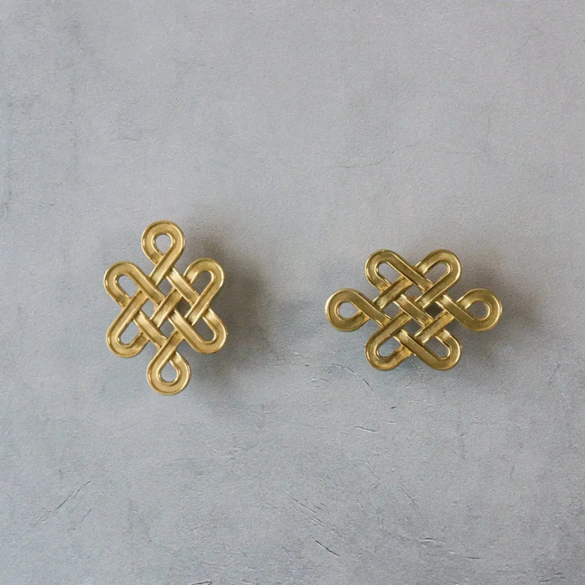 Vintage inspired Brass Twisted Cabinet Drawer Knob - set of 2 - Image 4