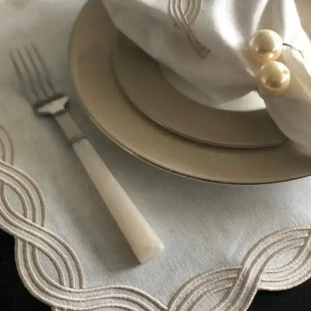 Waves of White Placemats - Image 3